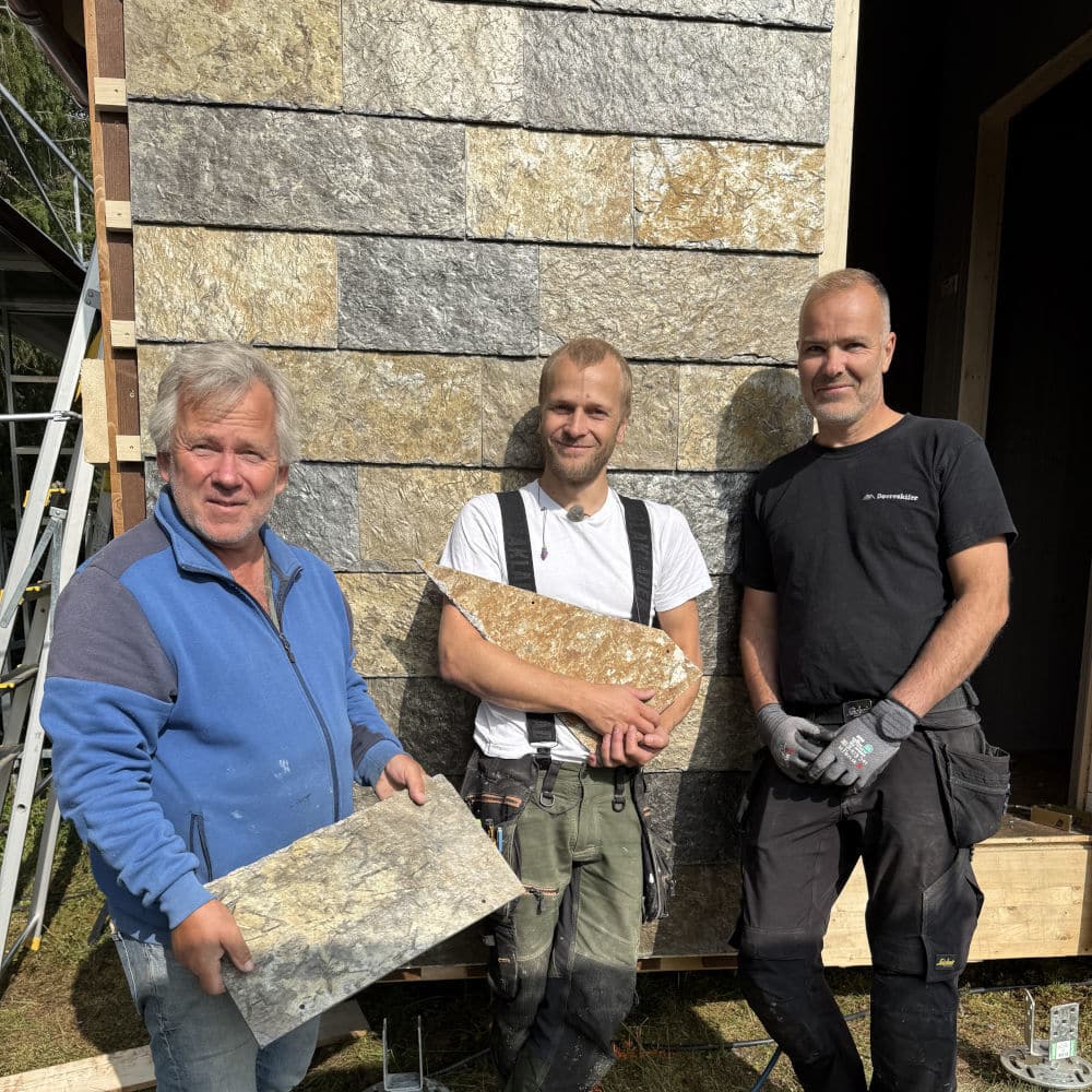 Stoneart og Dovreskifer var med for å hjelpe Rune med montering